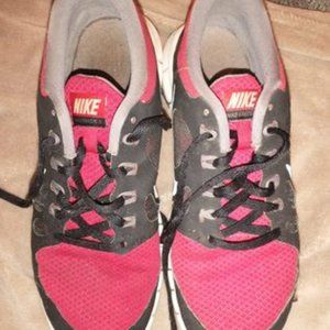 Red Nike, Size 7 Youth